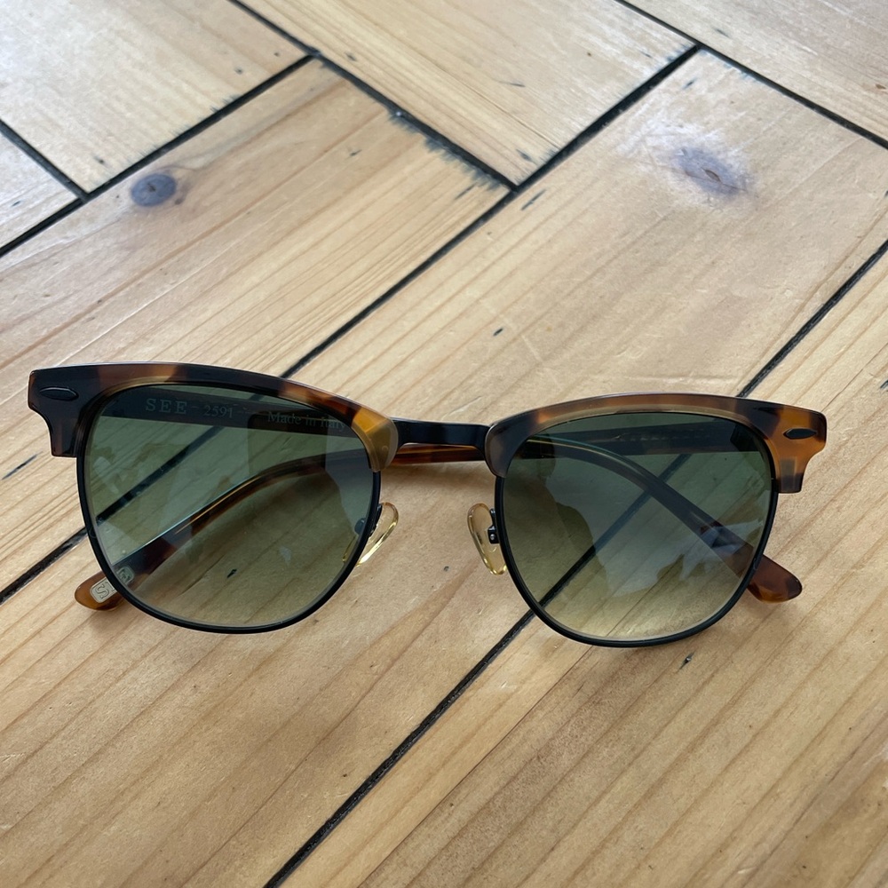 SEE Classic Tortoise Shell Sunglasses Eyewear . Sunglasses - Model 2591